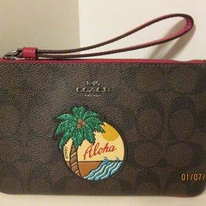 Coach F29418 Motif Aloha Large Wristlet Wallet